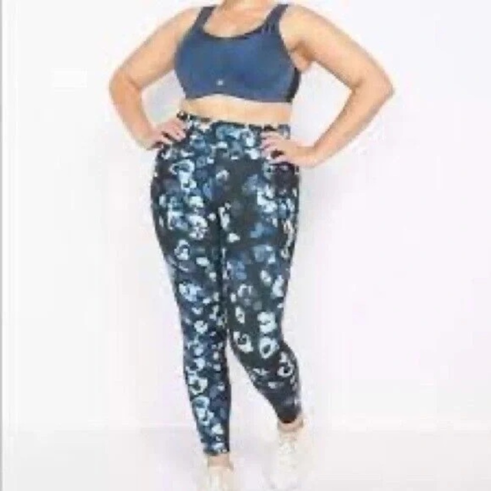 Lane Bryant | Livi Soft 7/8 Legging - Printed Animal Medium Print 34/36 - Picture 4 of 5